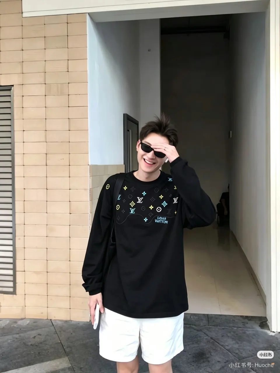 Louis Vuitton/ T